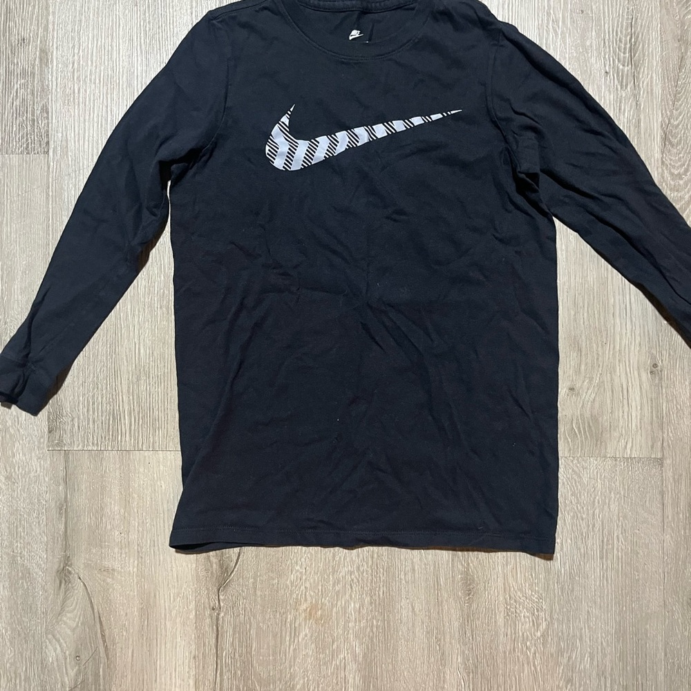 NIKE Black Long Sleeve T-Shirt with Gray Nike Check Logo